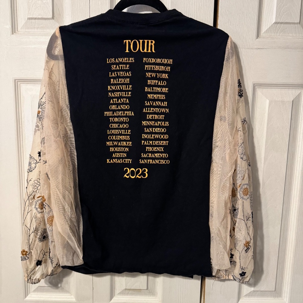 Stevie Nicks Upcycled Graphic Tour T-Shirt & Sheer Embroidered Balloon Sleeve - Picture 3 of 4